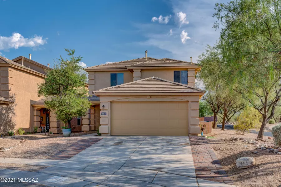 783 W Flaming Arrow Drive, Green Valley, AZ 85614