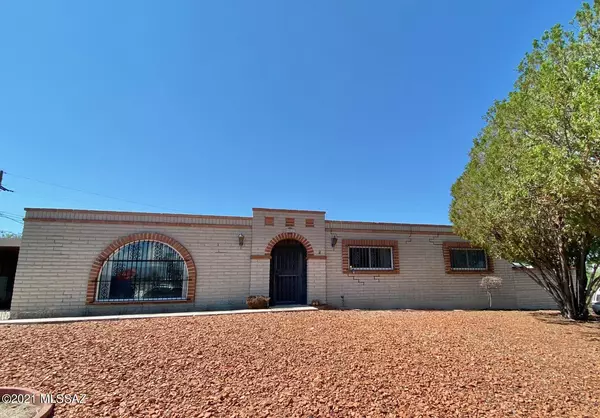 8942 E Old Spanish Trail, Tucson, AZ 85710