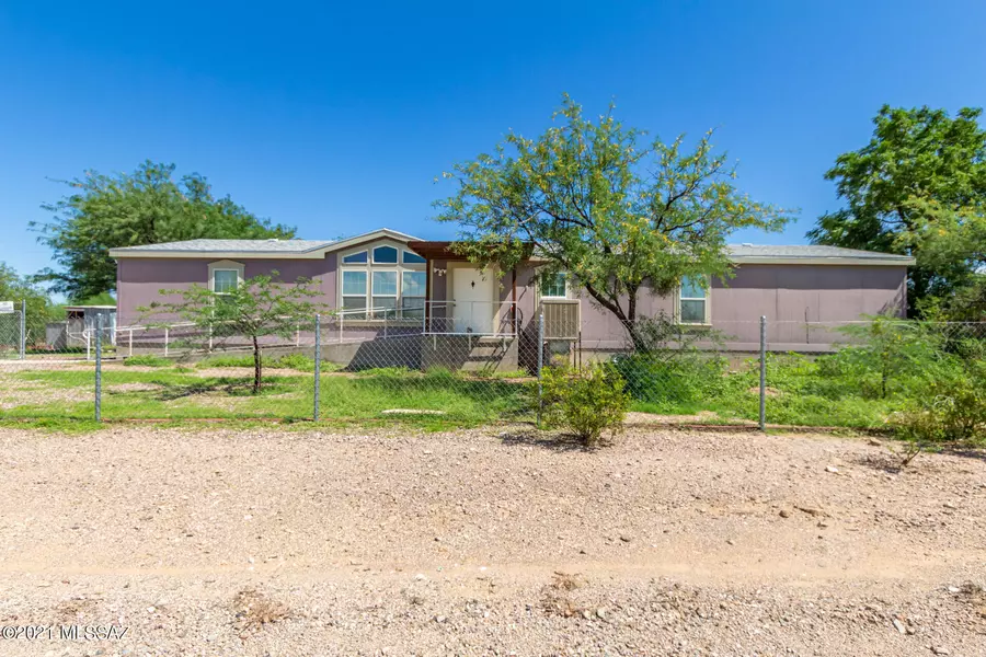 9050 W Claude Street, Tucson, AZ 85735