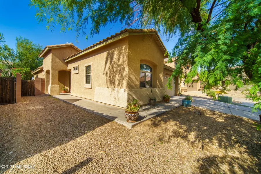 951 E Spring Water Canyon Drive, Sahuarita, AZ 85629