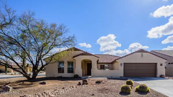 732 N Pebbles Ridge Drive, Green Valley, AZ 85614