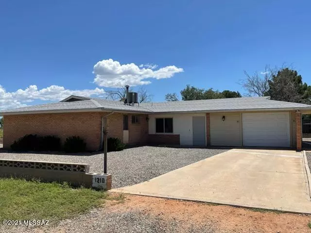 1210 E Geneva Street, Pearce, AZ 85625