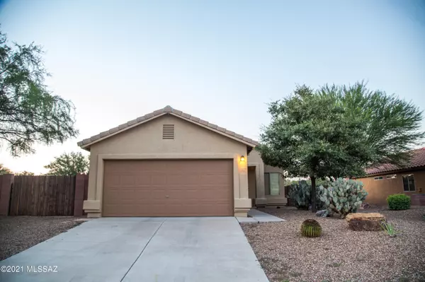 Green Valley, AZ 85614,396 W Amber Hawk Court