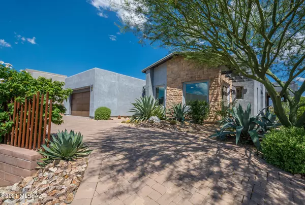 909 W Enclave Canyon Court, Oro Valley, AZ 85755