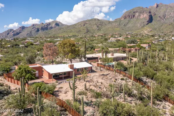 6922 N Table Mountain Road, Tucson, AZ 85718