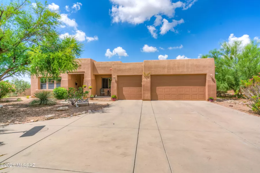 12009 N Washbed Drive, Oro Valley, AZ 85755