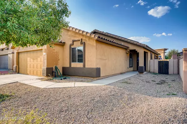 112 W Calle Patio Lindo, Sahuarita, AZ 85629