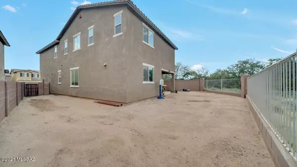 Sahuarita, AZ 85629,3 Placita Casal