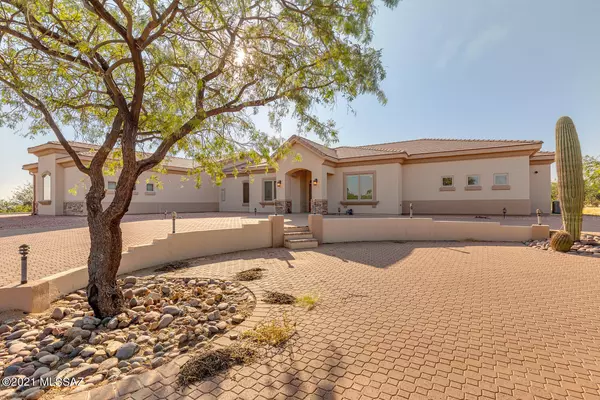 958 W Mission Twin Buttes Road, Green Valley, AZ 85622