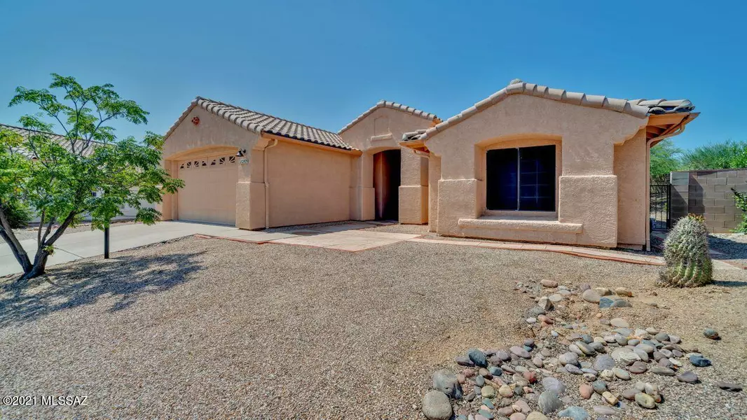 2429 N Camino Reloj, Green Valley, AZ 85614