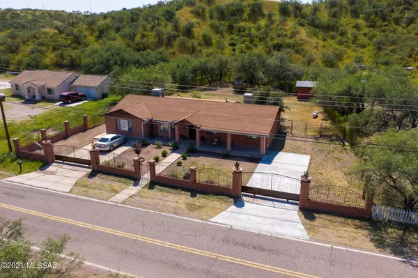 1004 Camino Caralampi, Rio Rico, AZ 85648