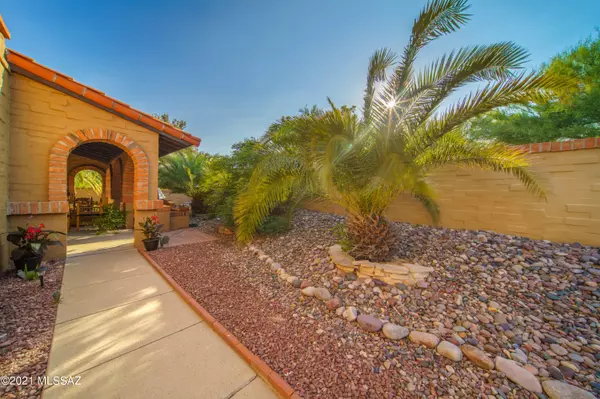 10 E Camino De Diana, Green Valley, AZ 85614