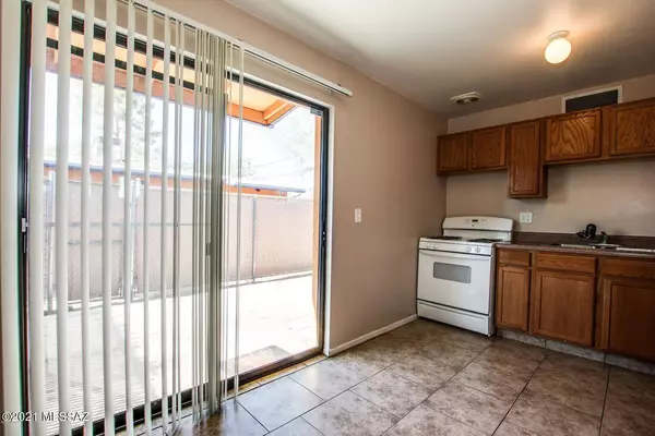 Tucson, AZ 85745,350 N Silverbell Road #24