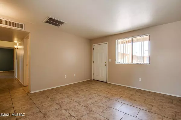 Tucson, AZ 85745,350 N Silverbell Road #24