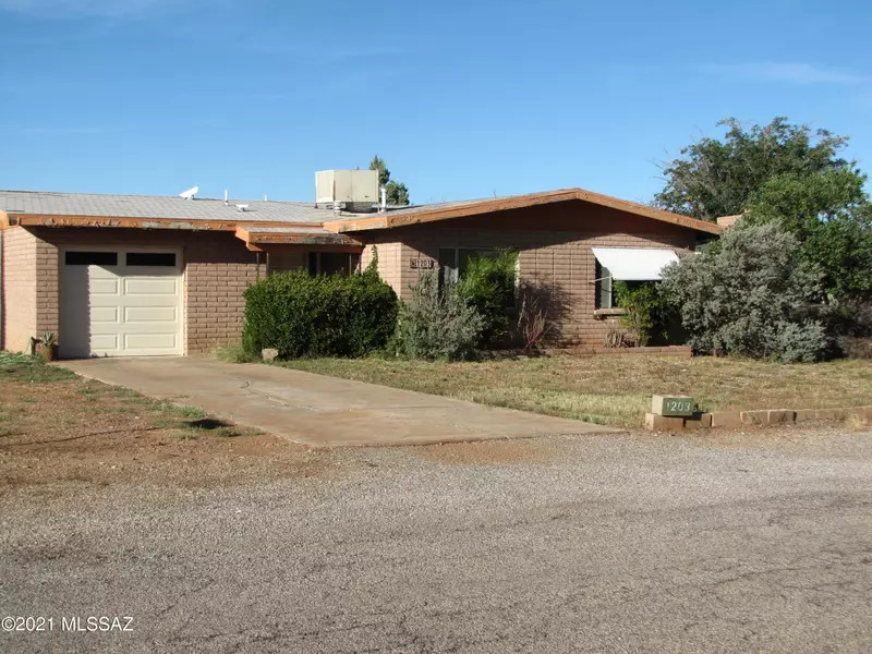 1203 E Justin Street, Pearce, AZ 85625