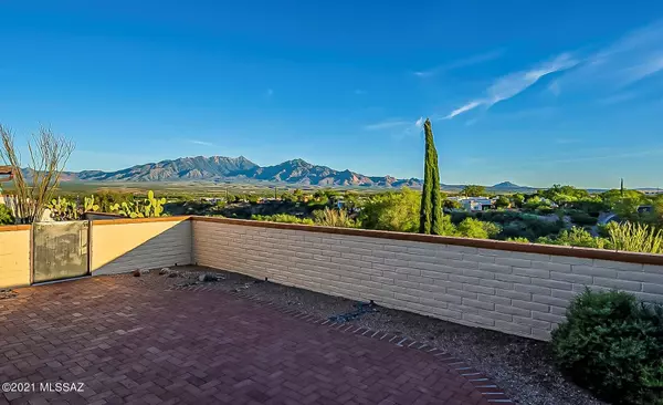 1213 W Camino Velasquez, Green Valley, AZ 85622