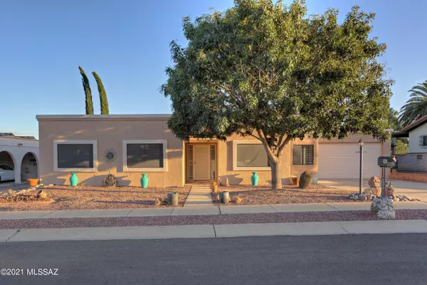 241 W Calle Melendrez, Green Valley, AZ 85614