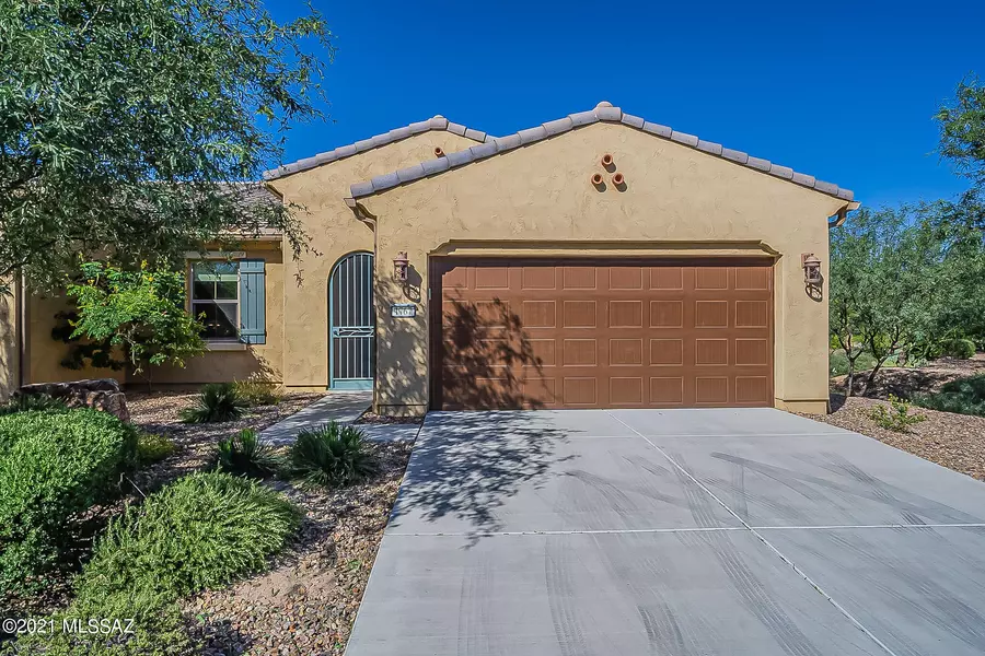 1767 E Mule Springs Drive, Green Valley, AZ 85614