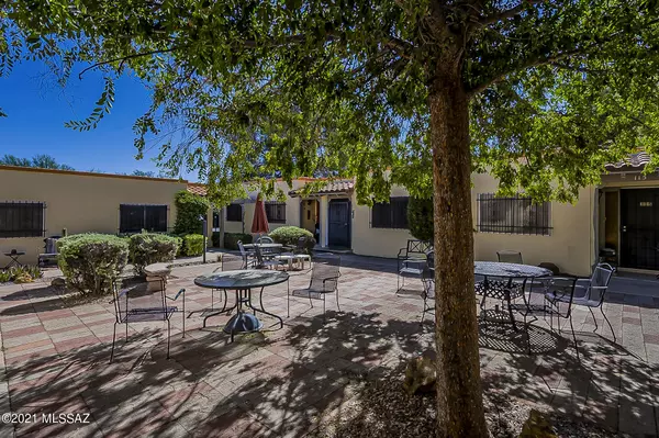 109 W Calle Del Ano, Green Valley, AZ 85614