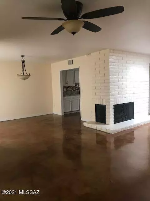 Tucson, AZ 85718,5773 N Camino Del Sol