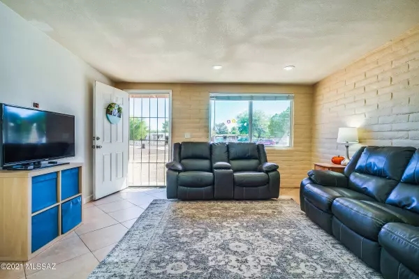 Tucson, AZ 85730,7615 E Persimmon Drive