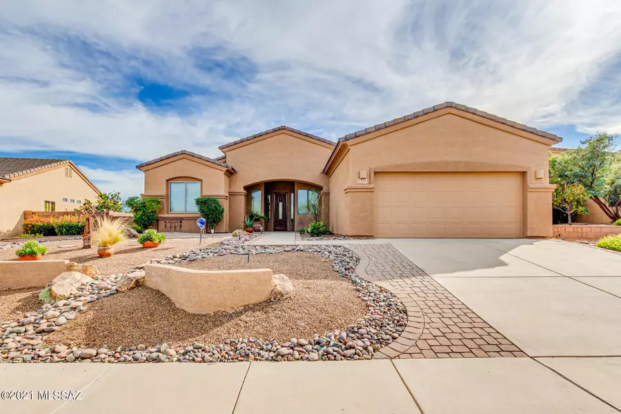 1151 W Mountain Nugget Drive, Green Valley, AZ 85614