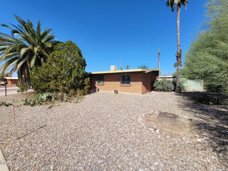 8661 E Appomattox Street, Tucson, AZ 85710