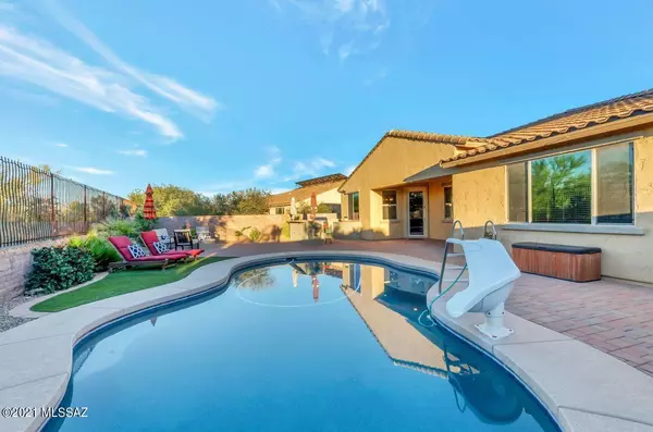 Oro Valley, AZ 85755,343 E Honey Bee Preserve Way