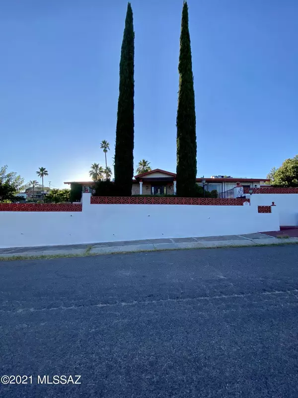 711 N Sonora Place, Nogales, AZ 85621