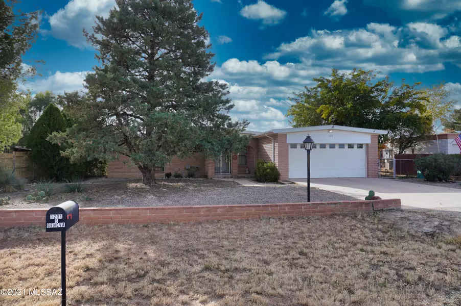 1204 E Geneva, Pearce, AZ 85625