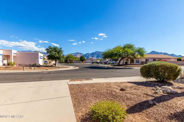 Oro Valley, AZ 85755,12237 N Brightridge Drive