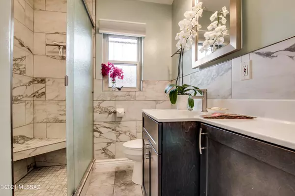 Tucson, AZ 85711,5656 E 2ND Street