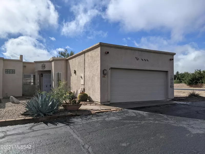 1720 N Rio Mayo, Green Valley, AZ 85614