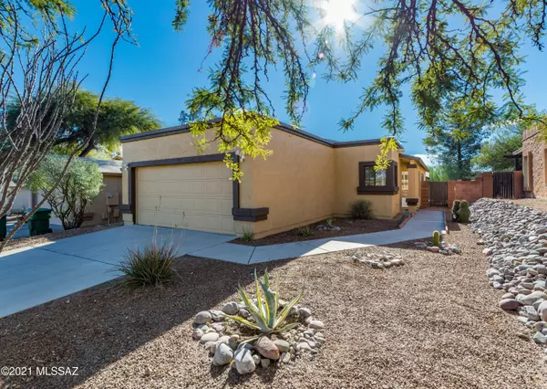 30 E Camino De Diana, Green Valley, AZ 85614