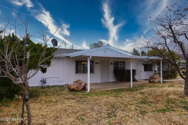 1953 N Lee Road, Dragoon, AZ 85609