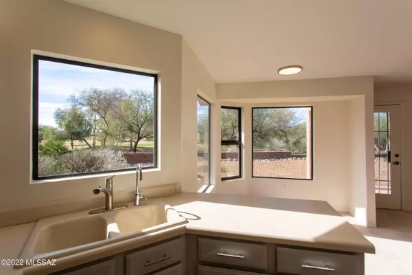 Oro Valley, AZ 85755,14329 N Silkwind Way