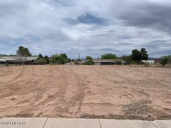 692 W Pony Express Lane, Benson, AZ 85602