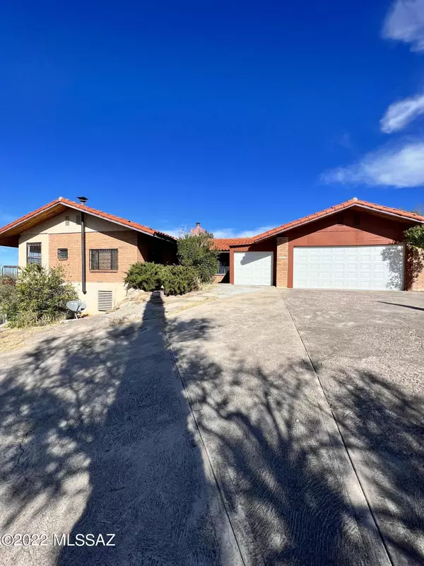 1923 E Burdon Place, Nogales, AZ 85621