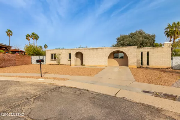 2572 W Calle Genova, Tucson, AZ 85745