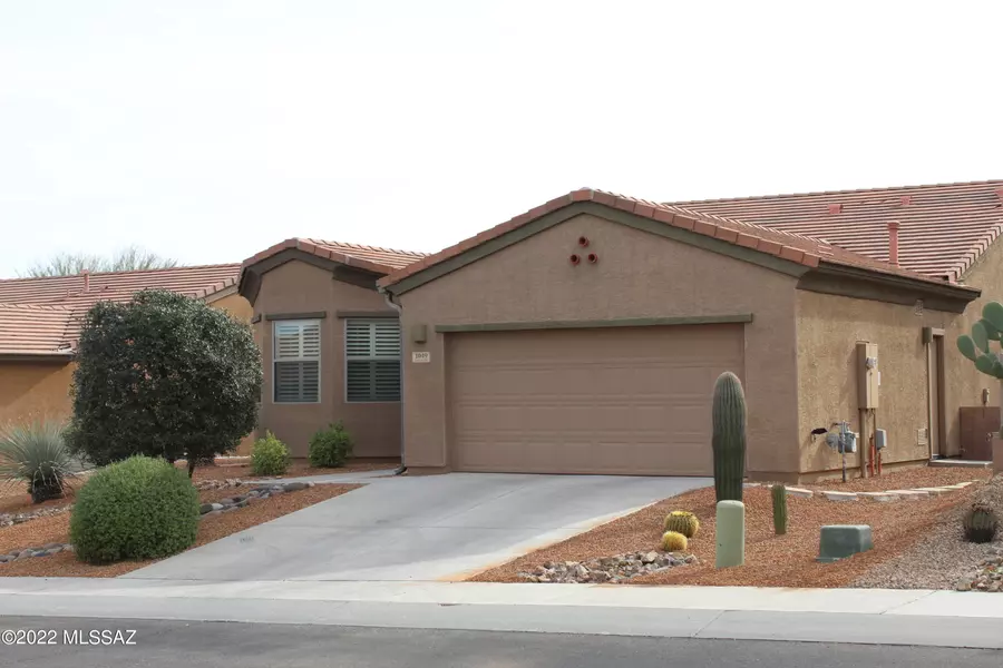 1049 W Tenniel Drive, Green Valley, AZ 85614