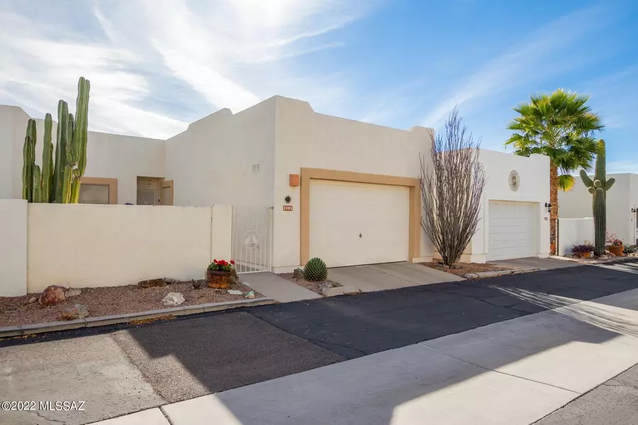 2881 S Full Moon Drive, Tucson, AZ 85713