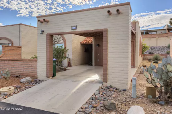 1473 W Calle Altamira, Green Valley, AZ 85622