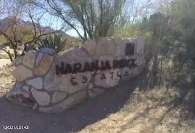 10980 N Falling Rain Road #11, Oro Valley, AZ 85737