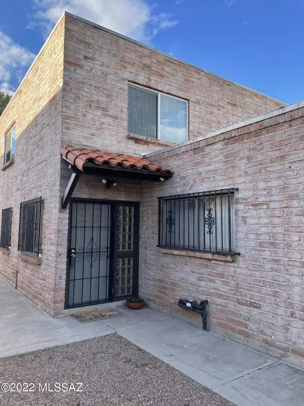 6785 E Calle La Paz E  #B, Tucson, AZ 85715