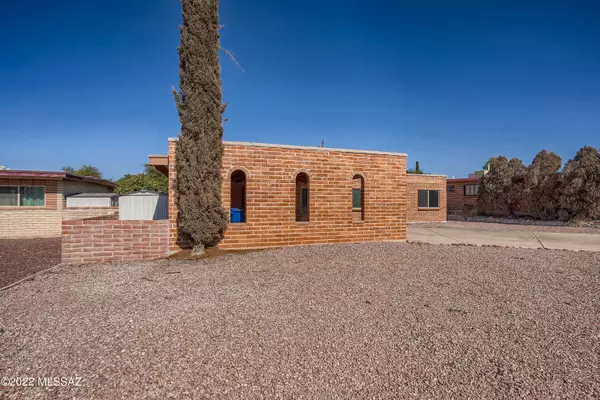 Tucson, AZ 85710,8357 E 25Th Street