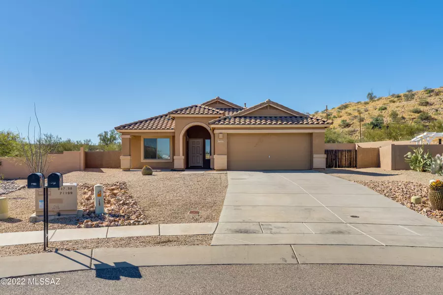 1099 W Via San Miguel, Green Valley, AZ 85614