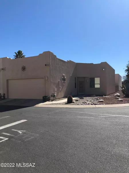 525 W Deerview Court, Green Valley, AZ 85614