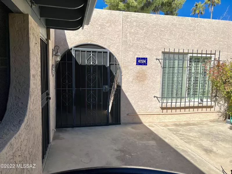 4724 N Calle Lampara, Tucson, AZ 85718