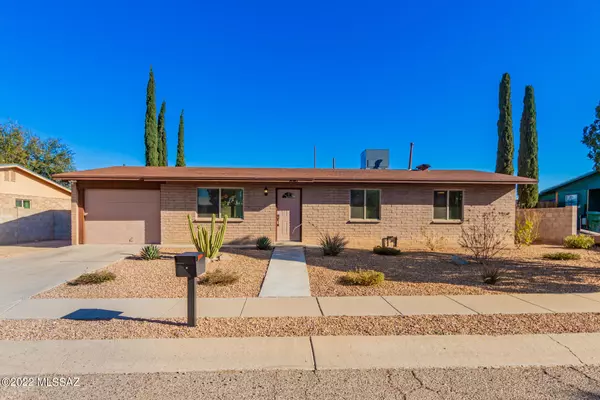 8581 E Desert Spring Street, Tucson, AZ 85730