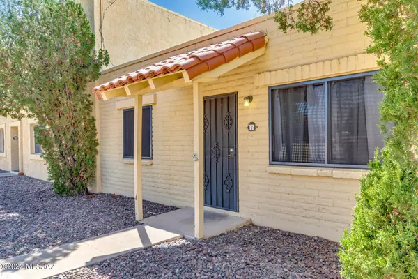 Tucson, AZ 85710,810 S Kolb Road #7